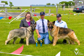 Hemi and her mom Mira win the family show (Judged by Fred Lanting)